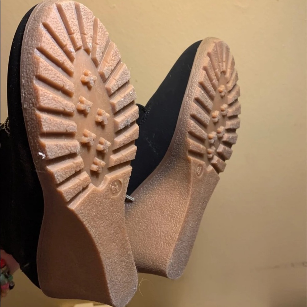 ❄️❄️Black wedges❄️❄️ - Picture 2 of 5